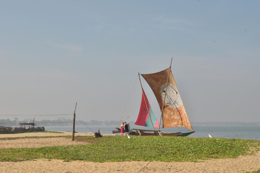 Marshal Beach Guesthouse Negombo Ngoại thất bức ảnh